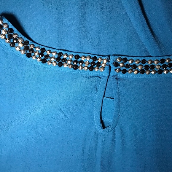 Jeweled collar blouse - Picture 5 of 6